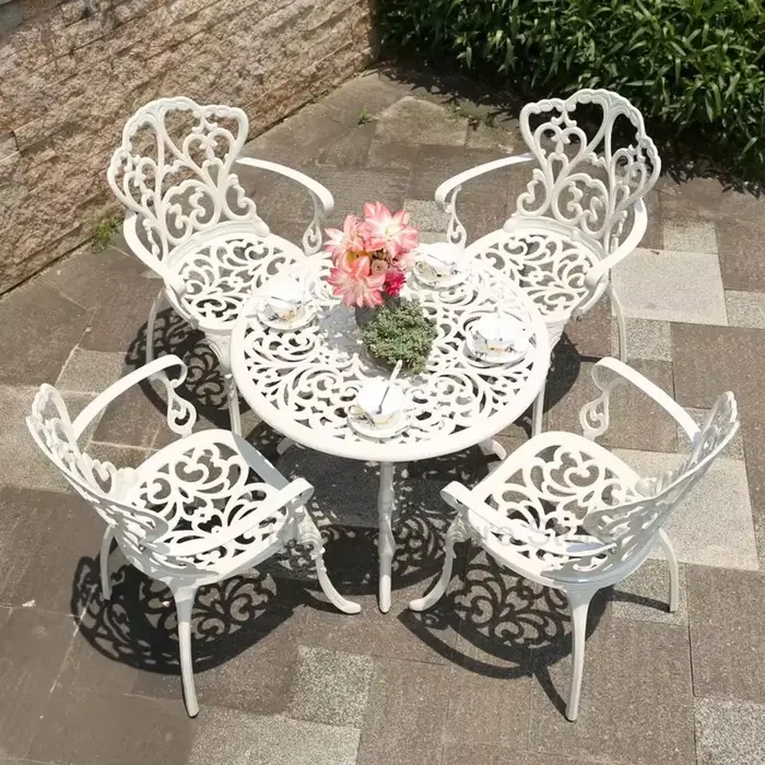 Tables et chaises en aluminium moulé pour l'extérieur, meubles de terrasse d'hôtel, table ronde en m