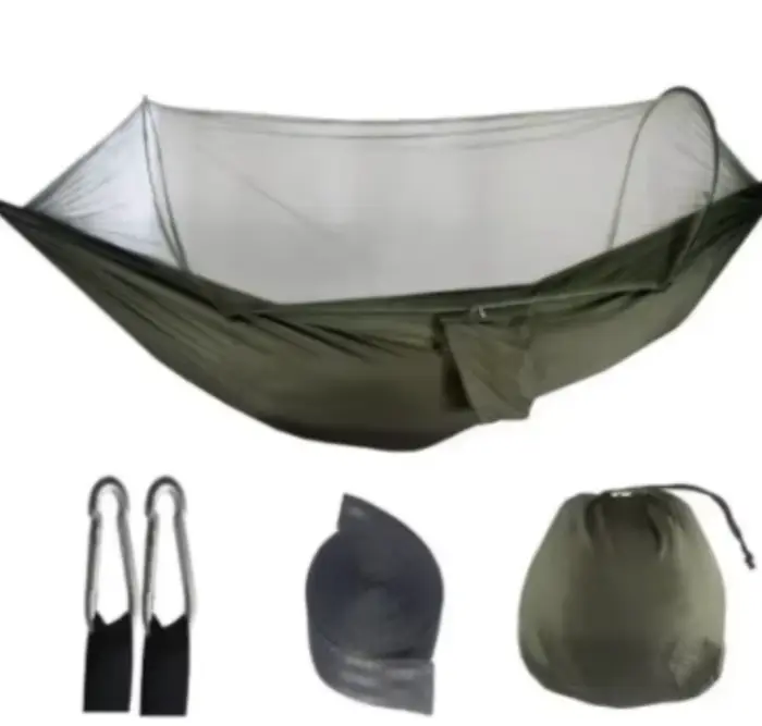Lit suspendu hamac de camping en plein air avec moustiquaire