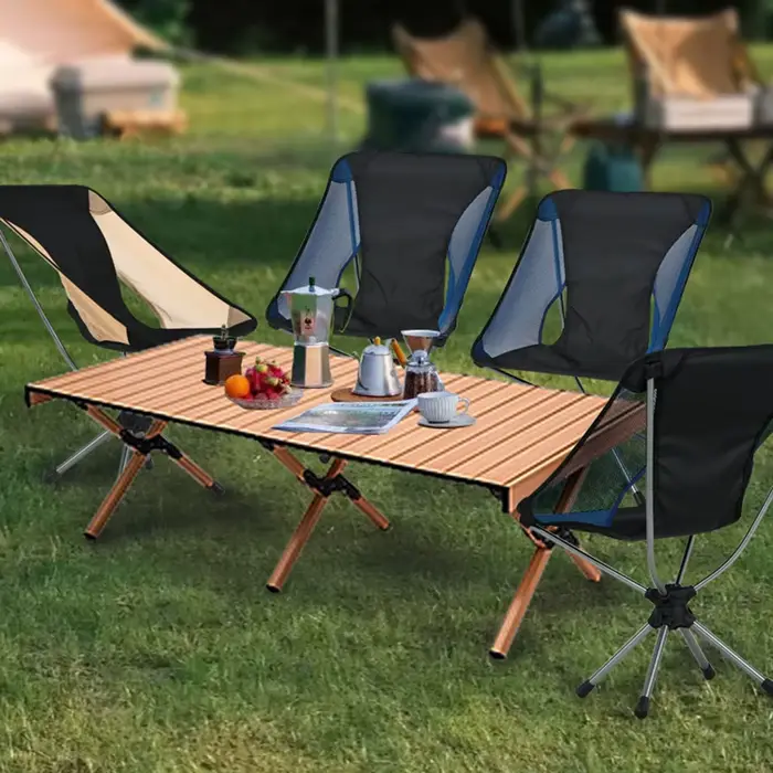 Chaise pliante pivotante pour le camping